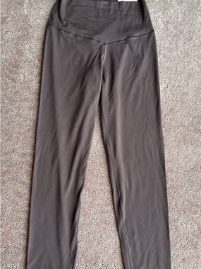 NWT aerie High-Waist Leggings Taupe/Cocoa Size M
